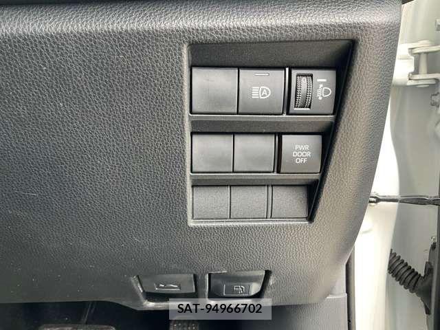 Toyota NOAH HYBRID 2023-07 8830821-15