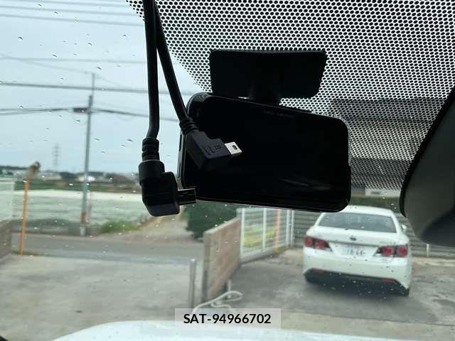 Toyota NOAH HYBRID 2023-07 8830821-24