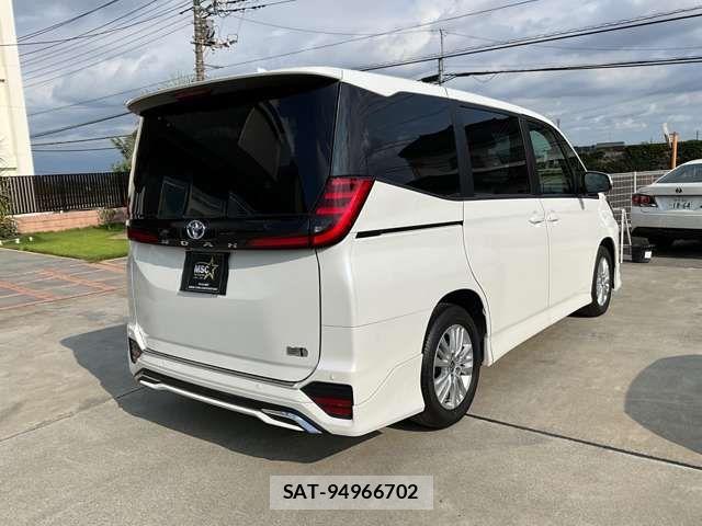 Toyota NOAH HYBRID 2023-07 8830821-5