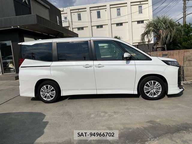 Toyota NOAH HYBRID 2023-07 8830821-6