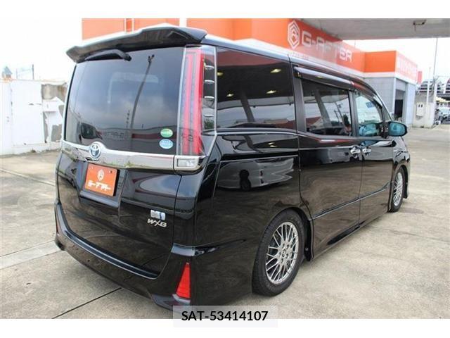 Toyota NOAH HYBRID 2018-02 8830823-12