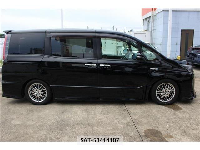 Toyota NOAH HYBRID 2018-02 8830823-13