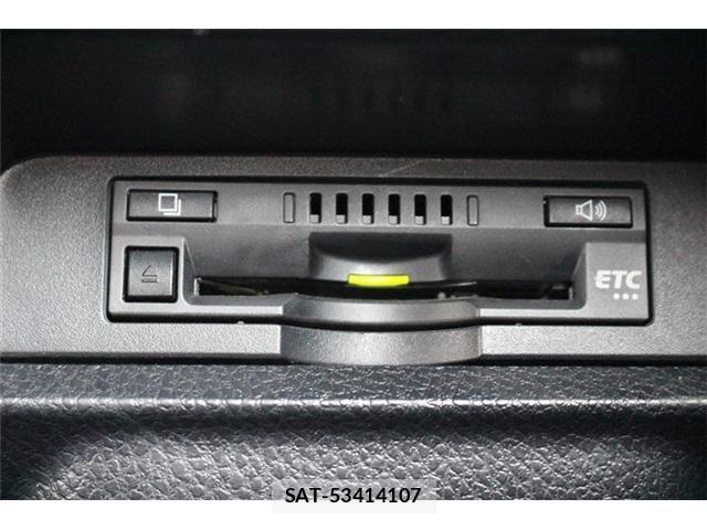 Toyota NOAH HYBRID 2018-02 8830823-4