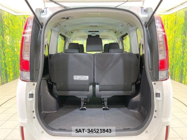 Toyota NOAH HYBRID 2015-04 8830825-10