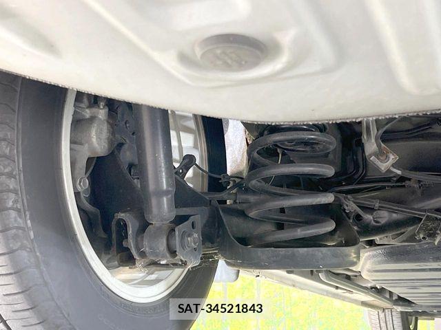 Toyota NOAH HYBRID 2015-04 8830825-19