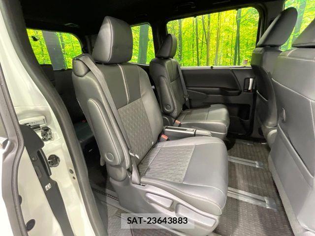 Toyota NOAH HYBRID 2024-12 8830818-9