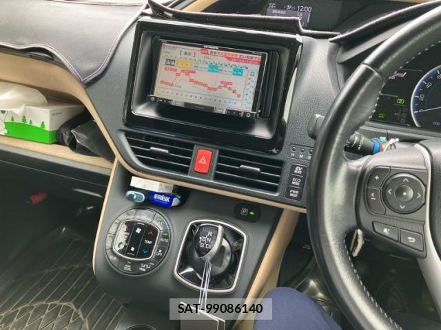Toyota NOAH HYBRID 2015-09 8850182-14