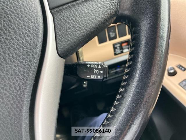 Toyota NOAH HYBRID 2015-09 8850182-15