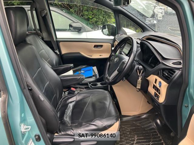 Toyota NOAH HYBRID 2015-09 8850182-19