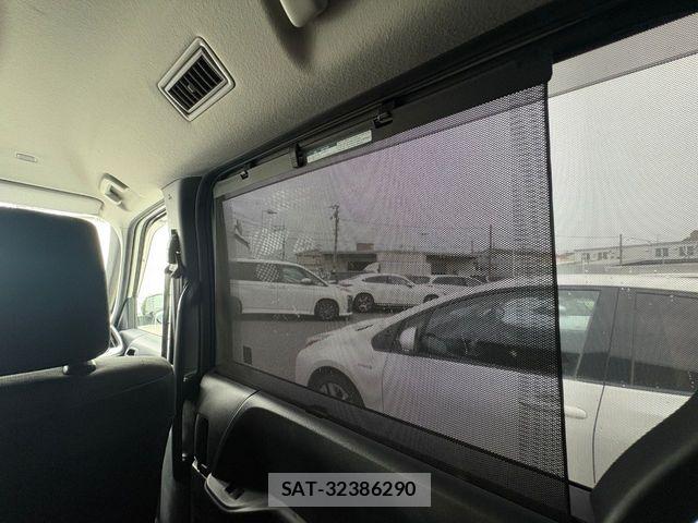 Toyota NOAH HYBRID 2025-09 8850173-24