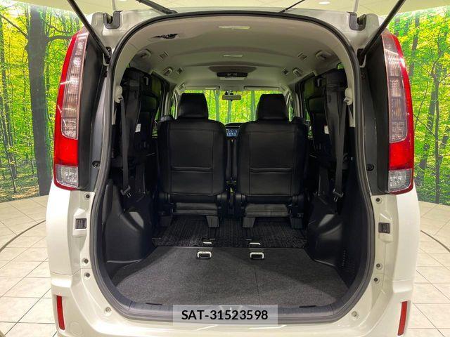 Toyota NOAH HYBRID 2014-02 8850179-10