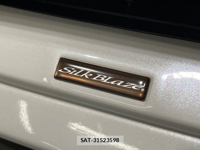 Toyota NOAH HYBRID 2014-02 8850179-2