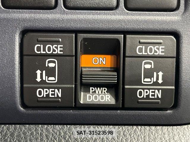 Toyota NOAH HYBRID 2014-02 8850179-6