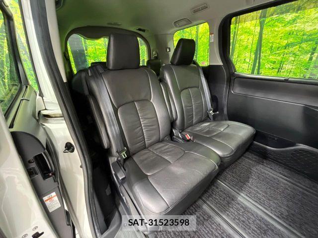 Toyota NOAH HYBRID 2014-02 8850179-8