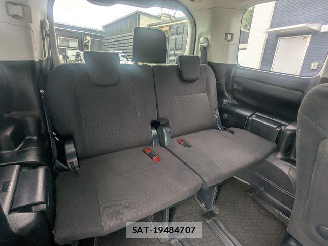 Toyota NOAH HYBRID 2015-08 8850180-10