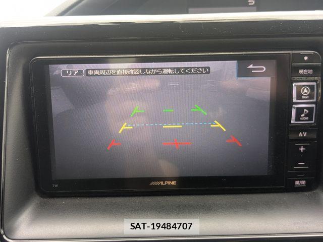 Toyota NOAH HYBRID 2015-08 8850180-20