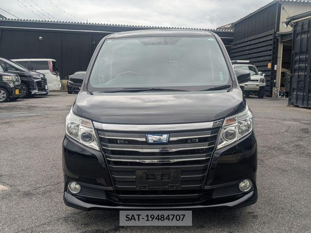 Toyota NOAH HYBRID 2015-08 8850180-2