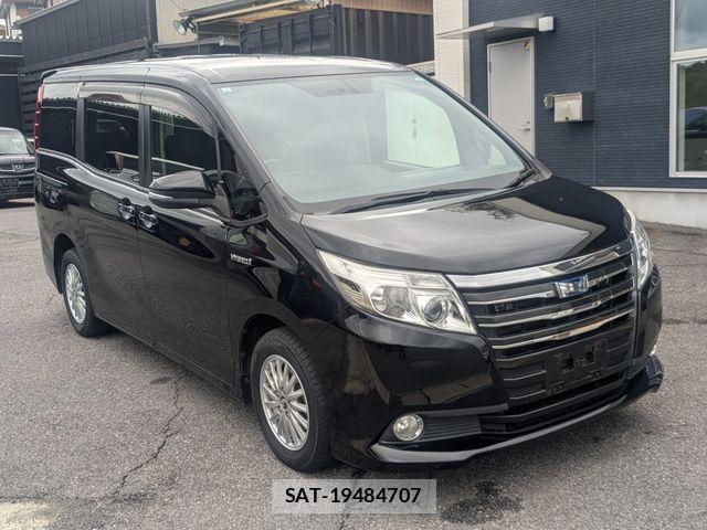 Toyota NOAH HYBRID 2015-08 8850180-6
