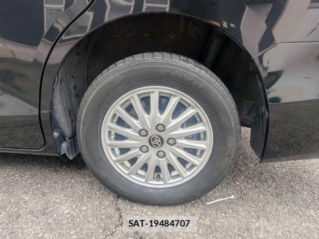 Toyota NOAH HYBRID 2015-08 8850180-7