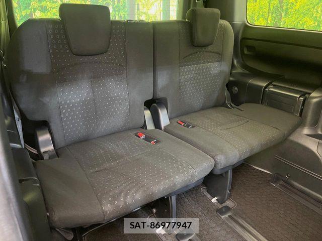 Toyota NOAH HYBRID 2018-06 8850176-9