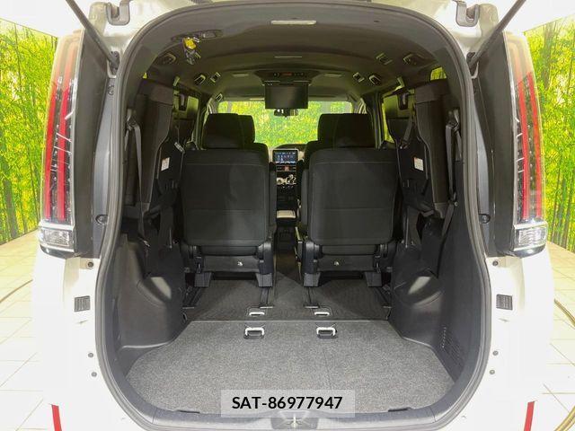 Toyota NOAH HYBRID 2018-06 8850176-10