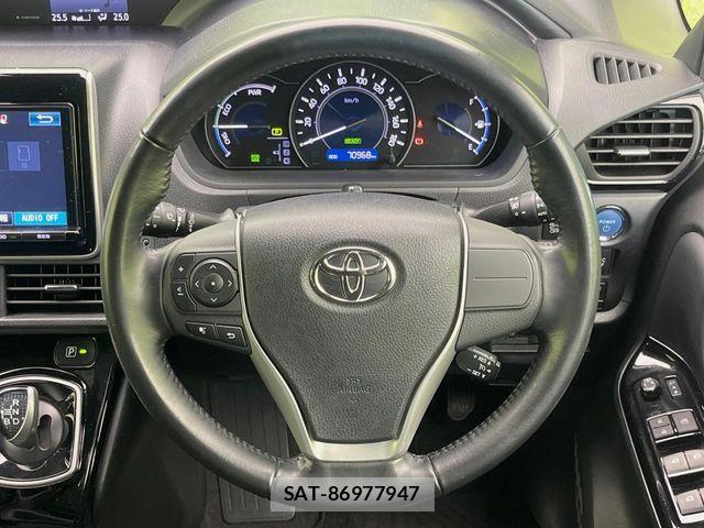 Toyota NOAH HYBRID 2018-06 8850176-11