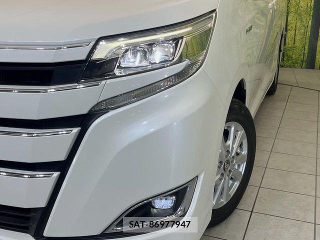 Toyota NOAH HYBRID 2018-06 8850176-12