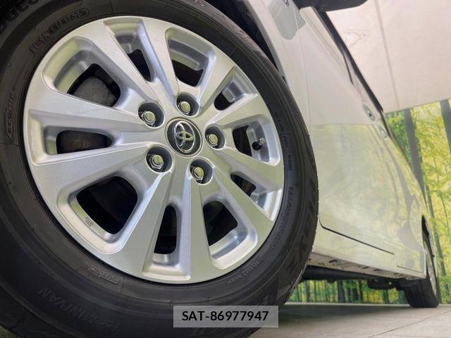 Toyota NOAH HYBRID 2018-06 8850176-13