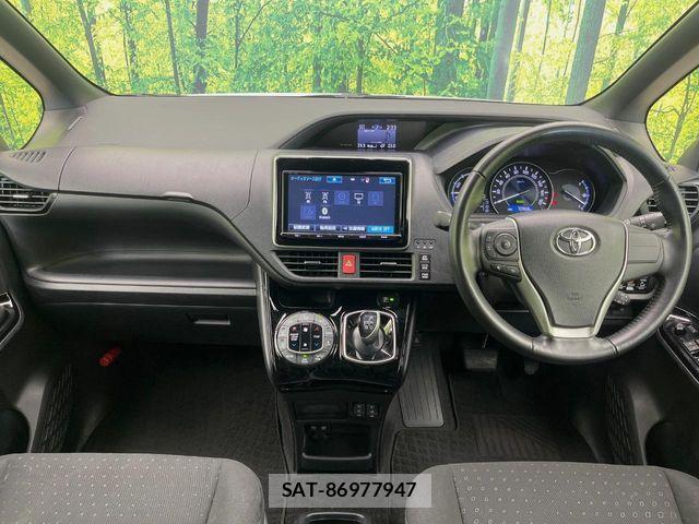 Toyota NOAH HYBRID 2018-06 8850176-1