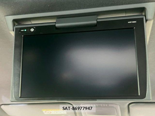 Toyota NOAH HYBRID 2018-06 8850176-4