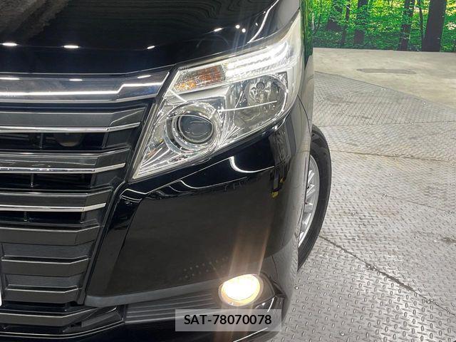Toyota NOAH HYBRID 2014-11 8849090-12
