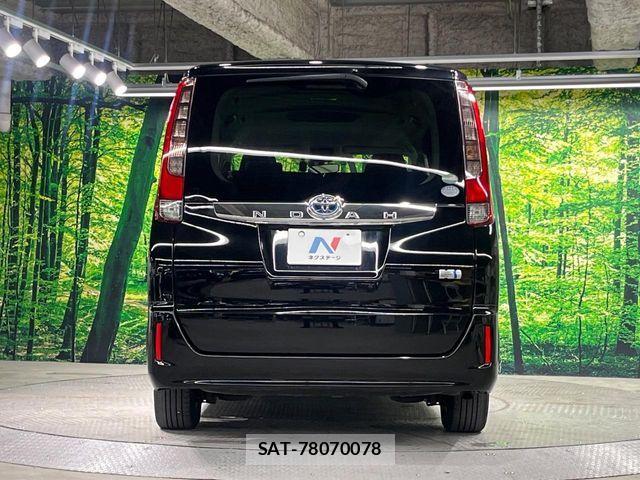 Toyota NOAH HYBRID 2014-11 8849090-15