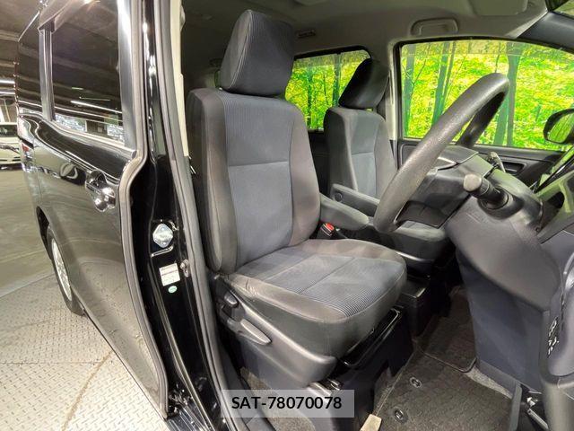 Toyota NOAH HYBRID 2014-11 8849090-7