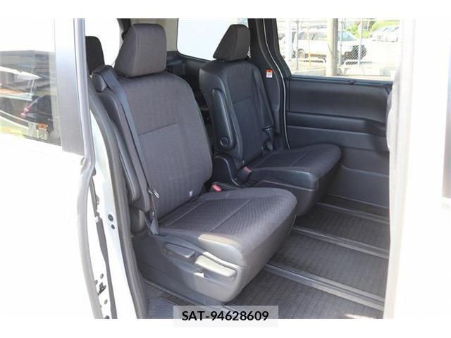 Toyota NOAH HYBRID 2022-07 8850177-15
