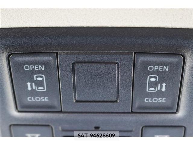 Toyota NOAH HYBRID 2022-07 8850177-5