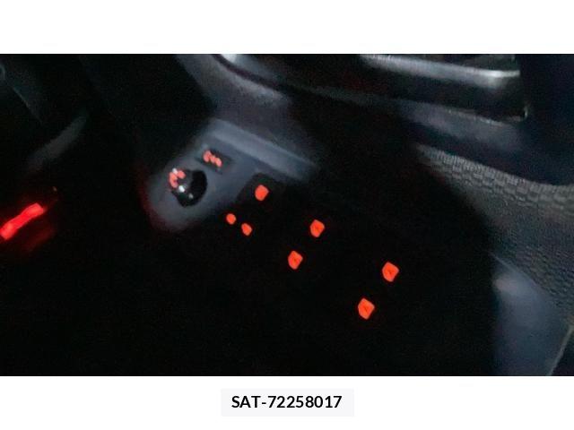 Toyota NOAH HYBRID 2015-07 8850183-18