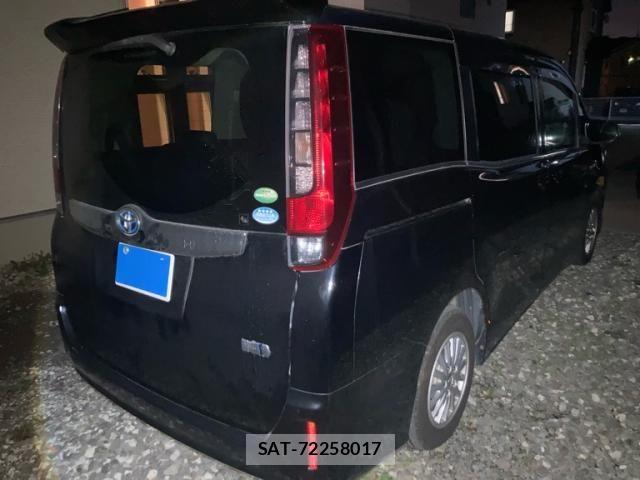 Toyota NOAH HYBRID 2015-07 8850183-3