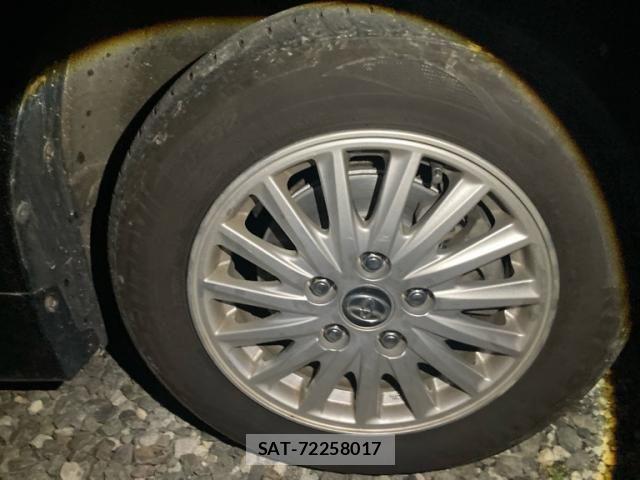 Toyota NOAH HYBRID 2015-07 8850183-5