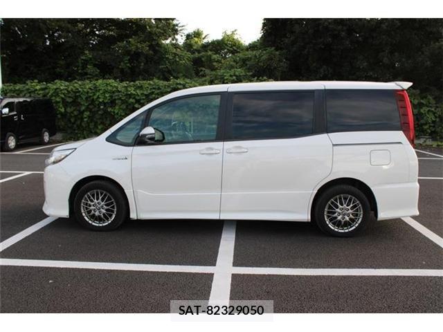 Toyota NOAH HYBRID 2016-02 8850178-14