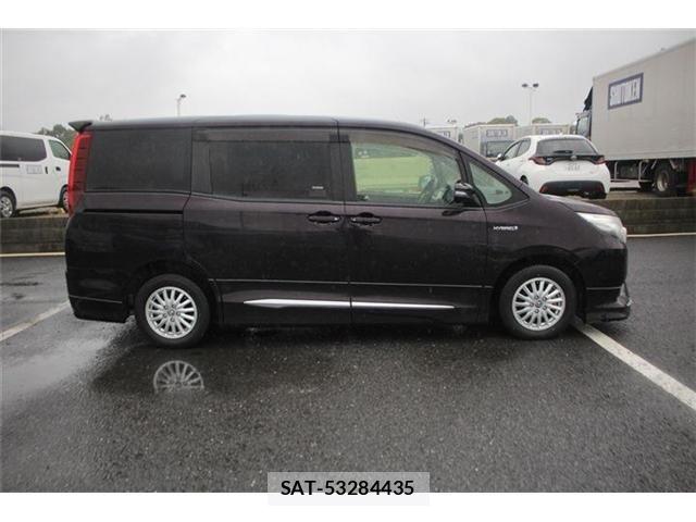 Toyota NOAH HYBRID 2014-10 8871689-10