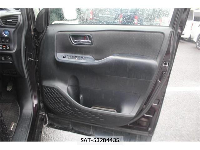 Toyota NOAH HYBRID 2014-10 8871689-17