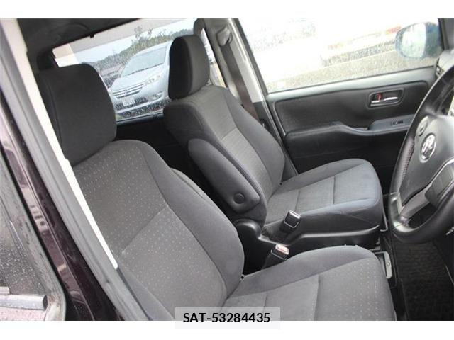 Toyota NOAH HYBRID 2014-10 8871689-18