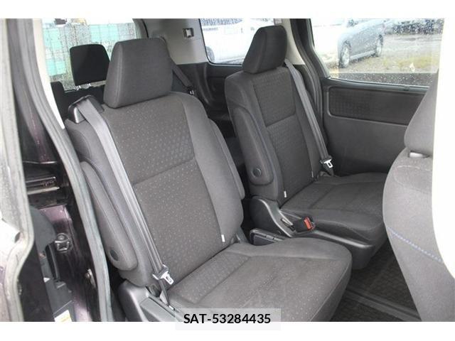 Toyota NOAH HYBRID 2014-10 8871689-19