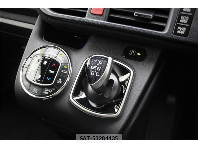 Toyota NOAH HYBRID 2014-10 8871689-23