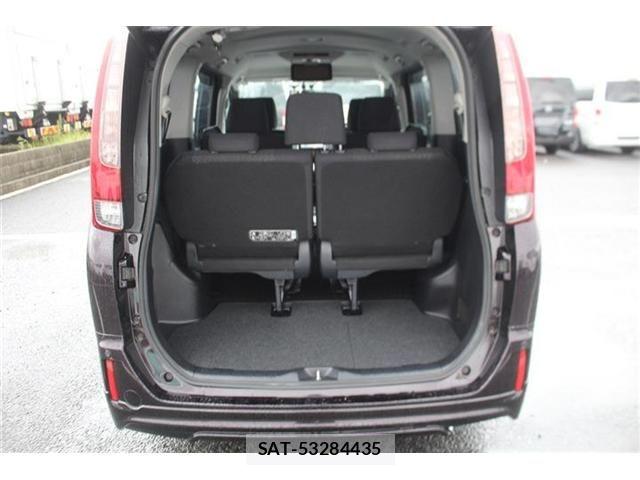 Toyota NOAH HYBRID 2014-10 8871689-28