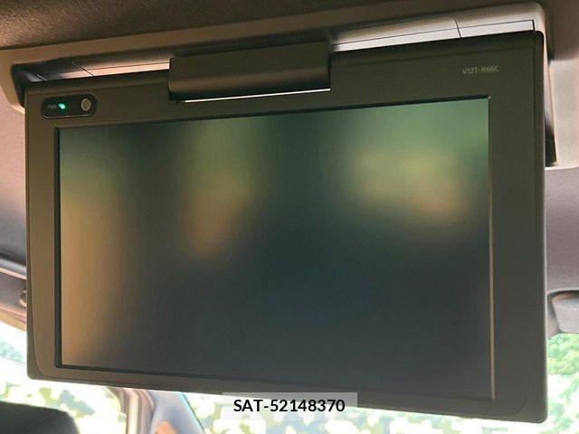 Toyota NOAH HYBRID 2017-07 8871686-2