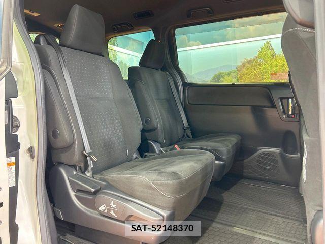 Toyota NOAH HYBRID 2017-07 8871686-8