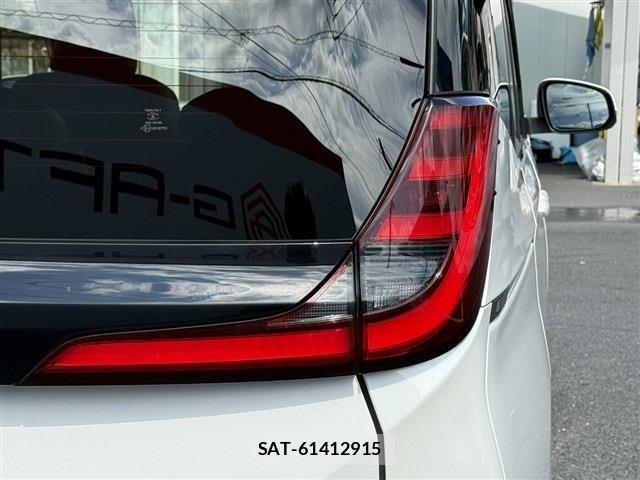 Toyota NOAH HYBRID 2024-05 8871684-11