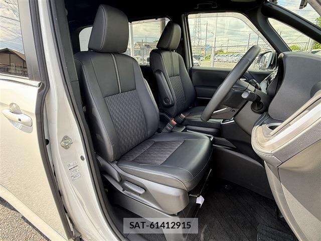 Toyota NOAH HYBRID 2024-05 8871684-13