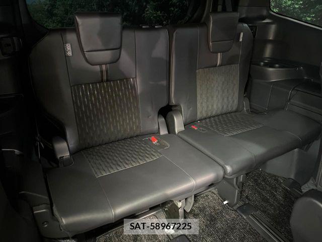 Toyota NOAH HYBRID 2023-10 8871681-10